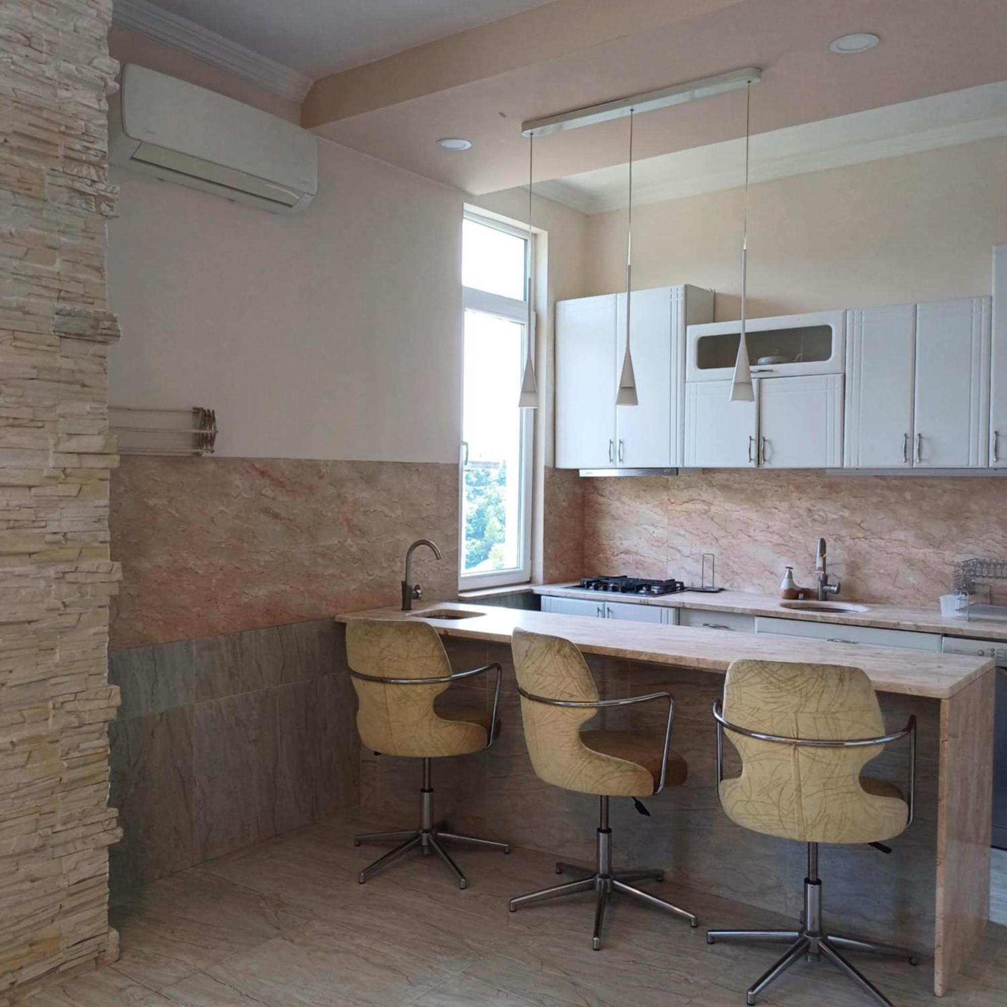 Bis-A Guesthouse Makhinjauri Exterior photo